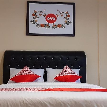 ホテル Oyo 1053 アンゲリン ホーム ステイ メダン エクステリア 写真
