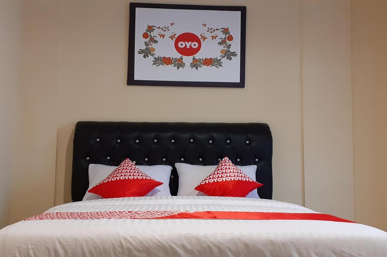 ホテル Oyo 1053 アンゲリン ホーム ステイ メダン エクステリア 写真