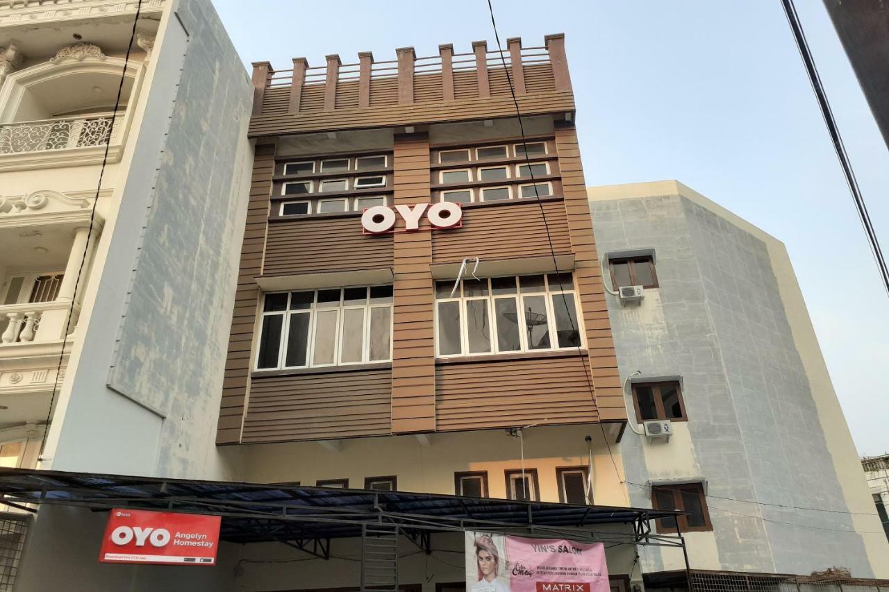 ホテル Oyo 1053 アンゲリン ホーム ステイ メダン エクステリア 写真